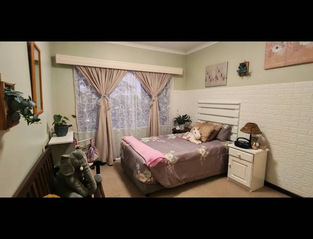 3 BEDROOM SIMPLEX FOR SALE IN CHASE VALLEY